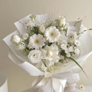 Pure Innocence All-White Gerbera & Rose Bouquet